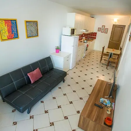 Moderne In Mit Garten Und Terrasse - B57089 Porec